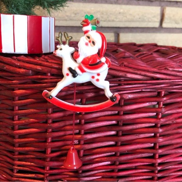 60's Santa Brooch - 60's Christmas Pin - Santa Pin -  Rudolph - Pull Brooch - Picture 8 of 12